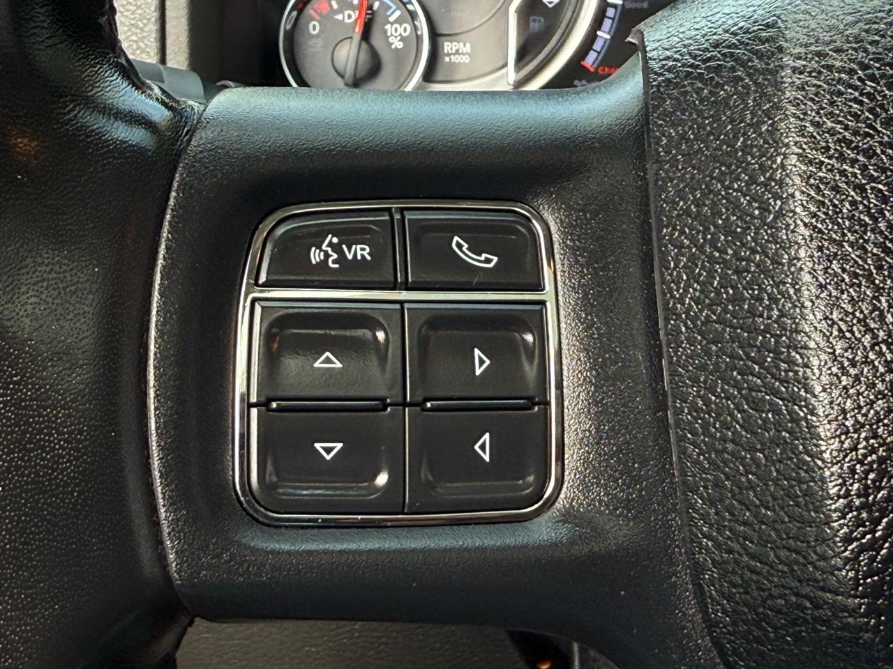 RAM 1500 Classic SLT 4x4 Crew Cab 5'7" Box 2019