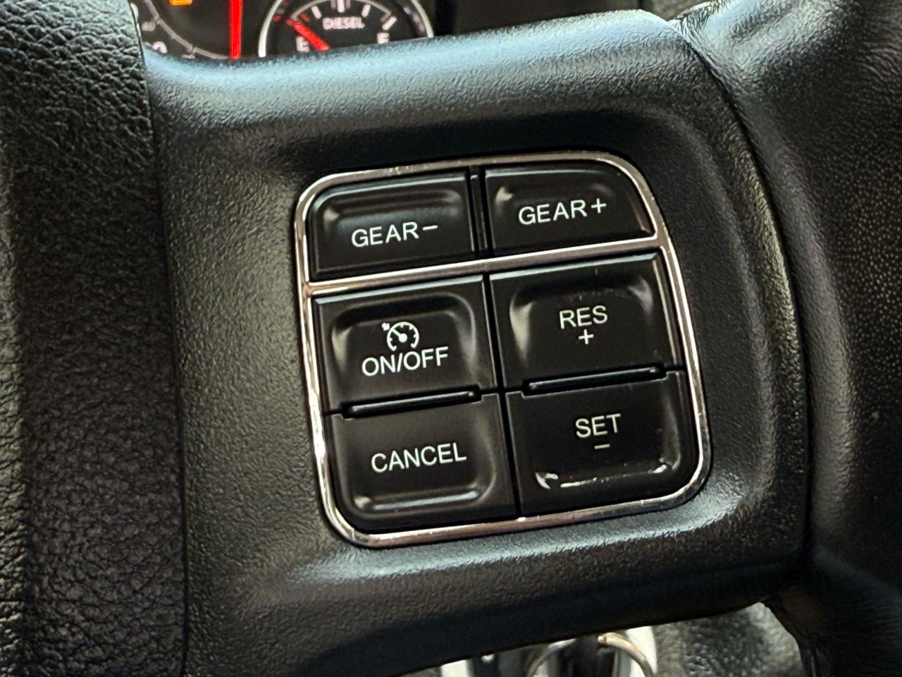 RAM 1500 Classic SLT 4x4 Crew Cab 5'7" Box 2019