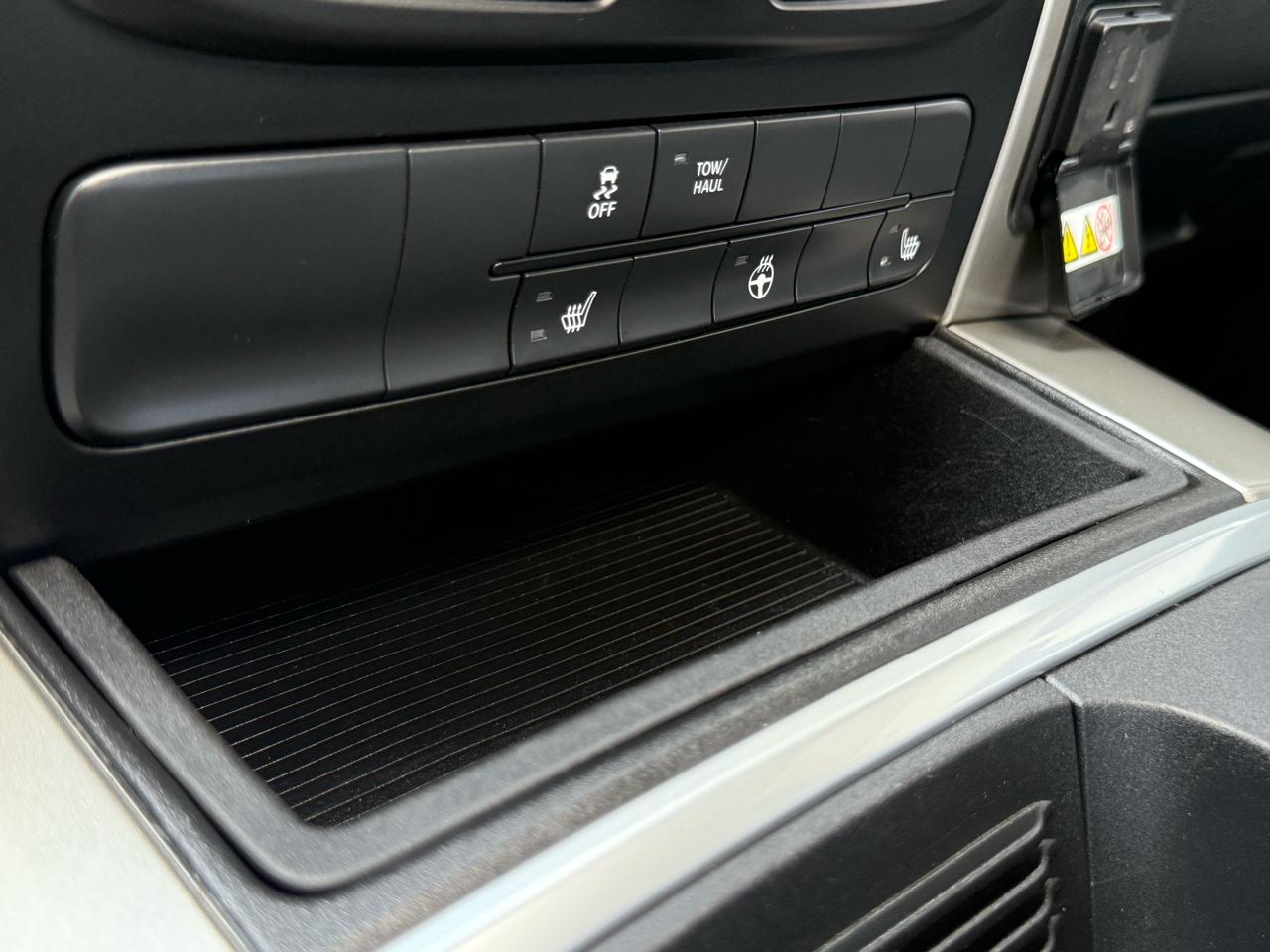RAM 1500 Classic SLT 4x4 Crew Cab 5'7" Box 2019