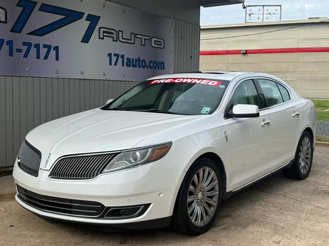 White 2013 Lincoln MKS Sedan Front-Wheel Drive 6-Speed Automatic