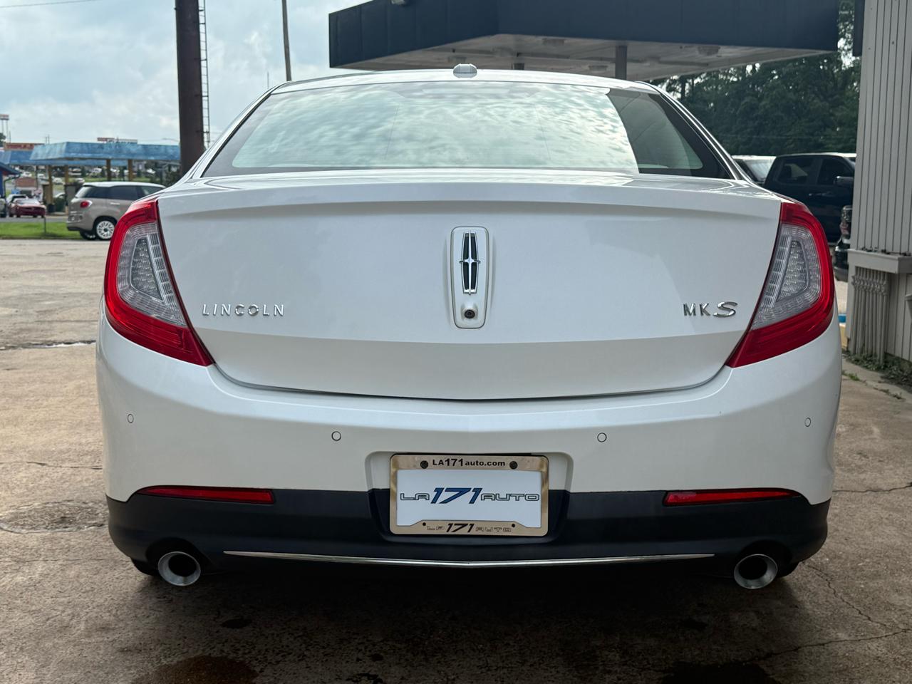 Lincoln MKS 4dr Sdn 3.7L FWD 2013