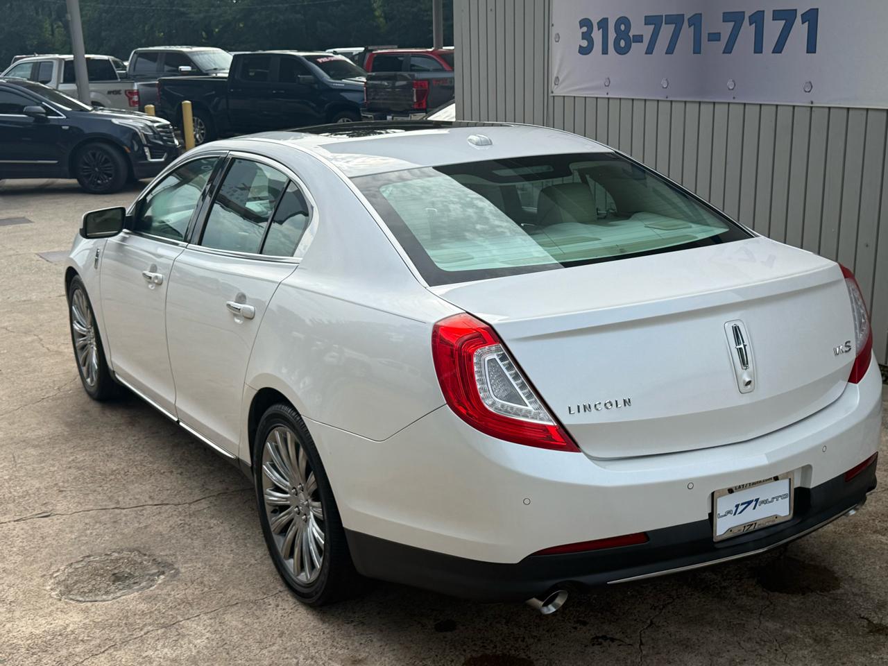 Lincoln MKS 4dr Sdn 3.7L FWD 2013