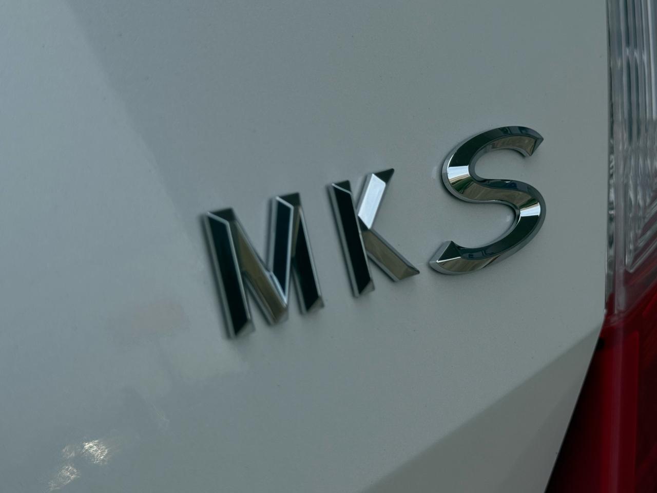Lincoln MKS 4dr Sdn 3.7L FWD 2013