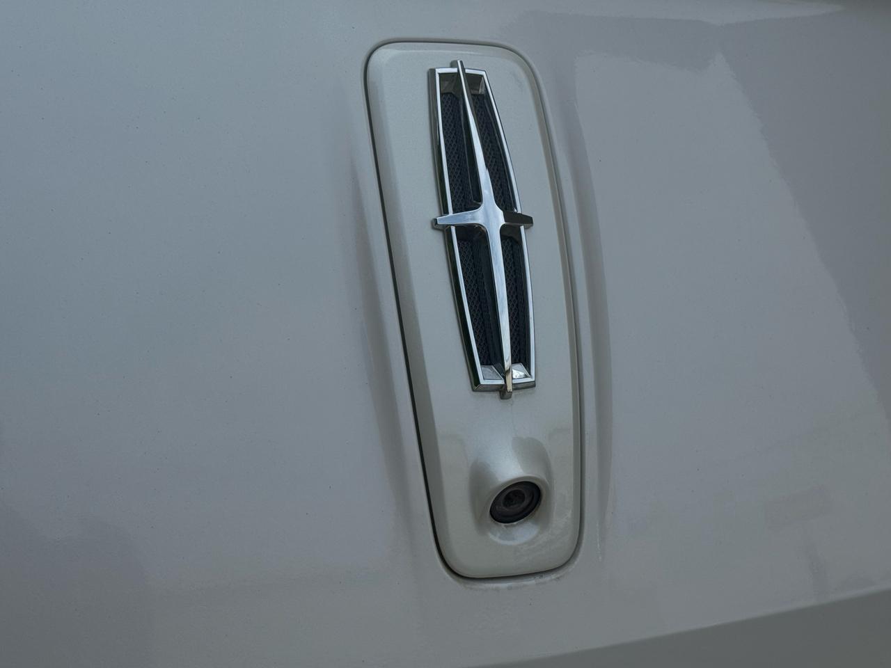 Lincoln MKS 4dr Sdn 3.7L FWD 2013