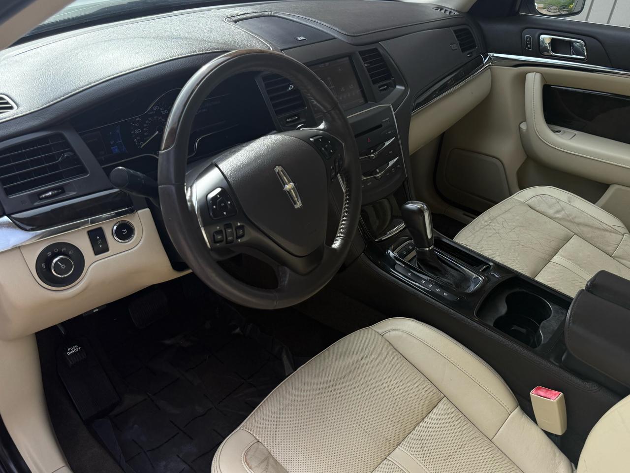 Lincoln MKS 4dr Sdn 3.7L FWD 2013