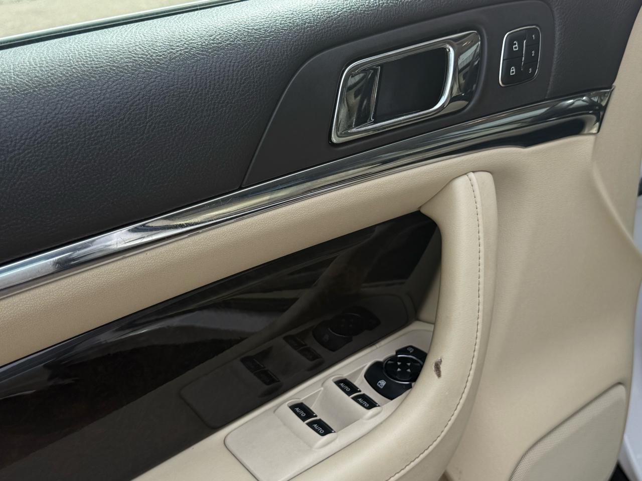 Lincoln MKS 4dr Sdn 3.7L FWD 2013