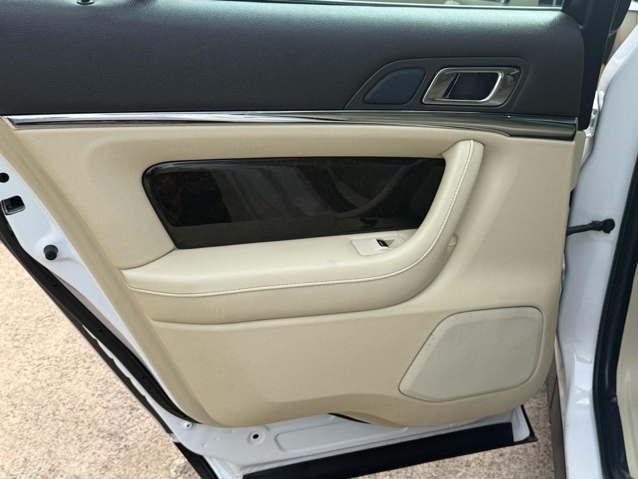 Lincoln MKS 4dr Sdn 3.7L FWD 2013