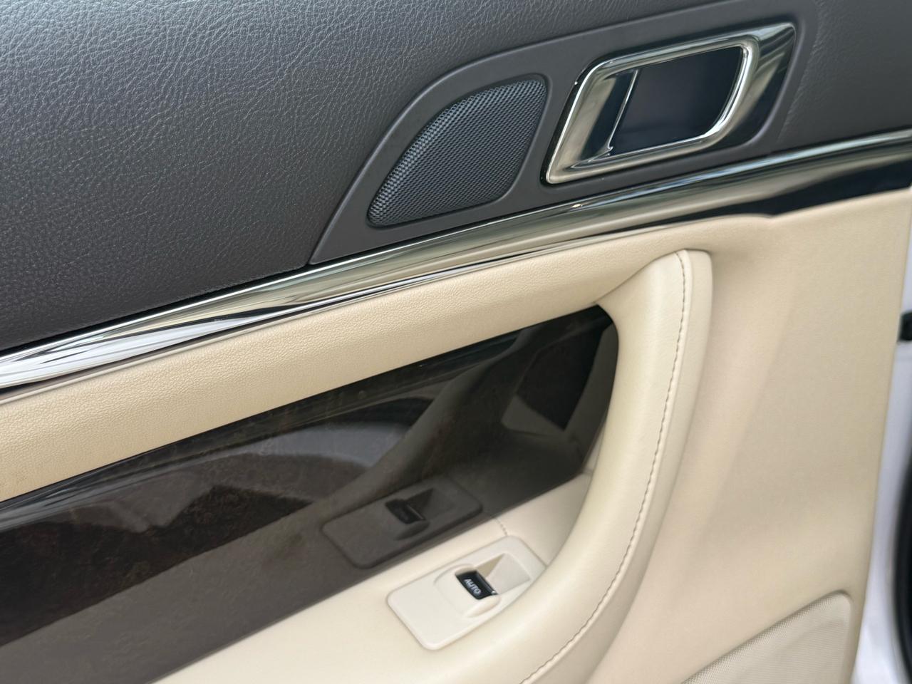 Lincoln MKS 4dr Sdn 3.7L FWD 2013