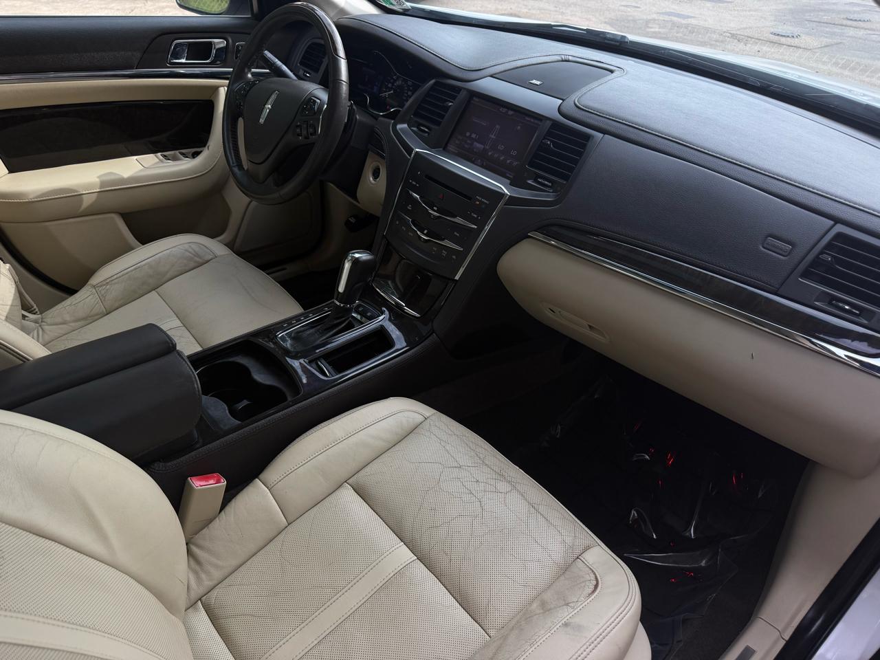 Lincoln MKS 4dr Sdn 3.7L FWD 2013