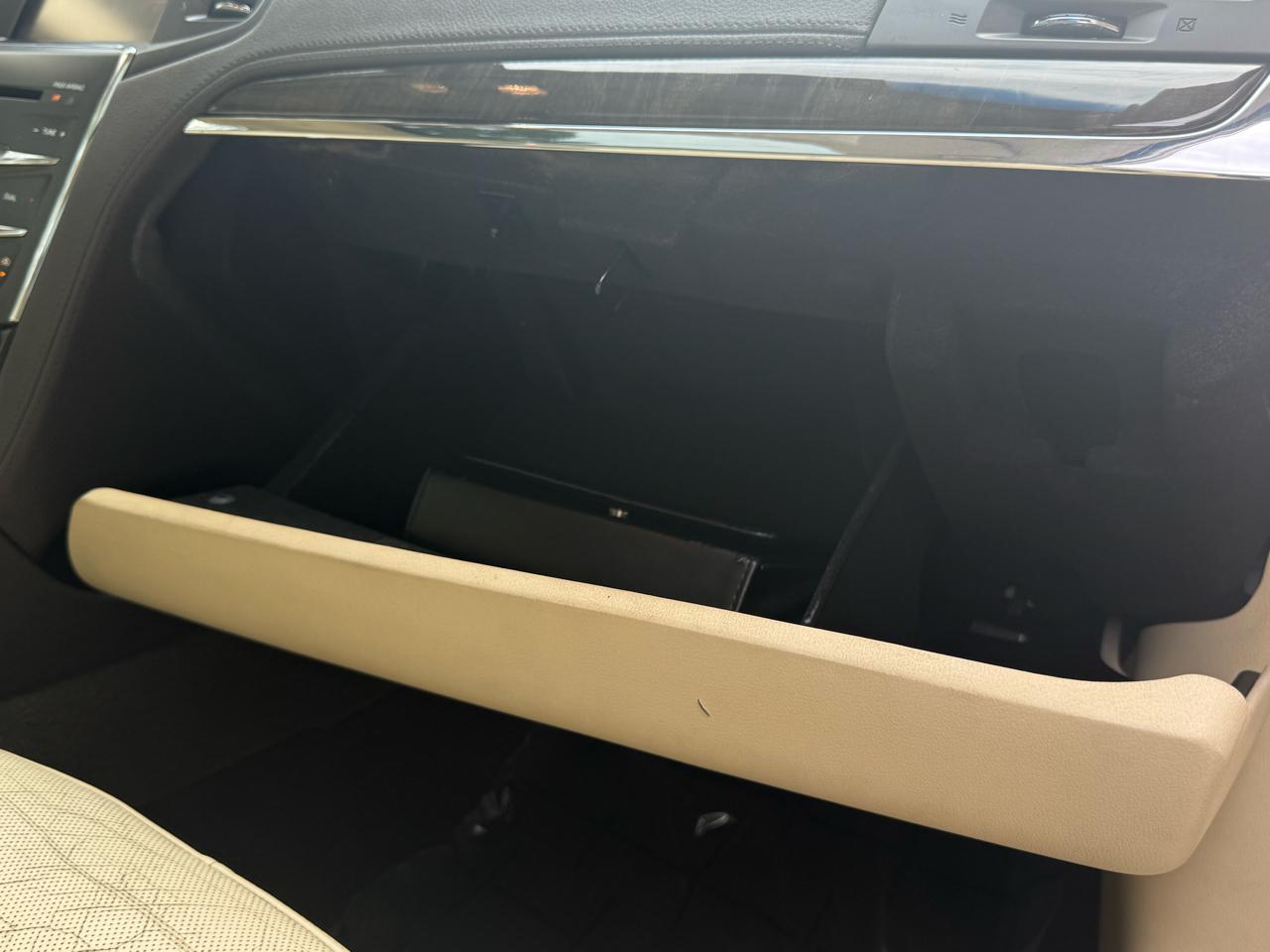 Lincoln MKS 4dr Sdn 3.7L FWD 2013
