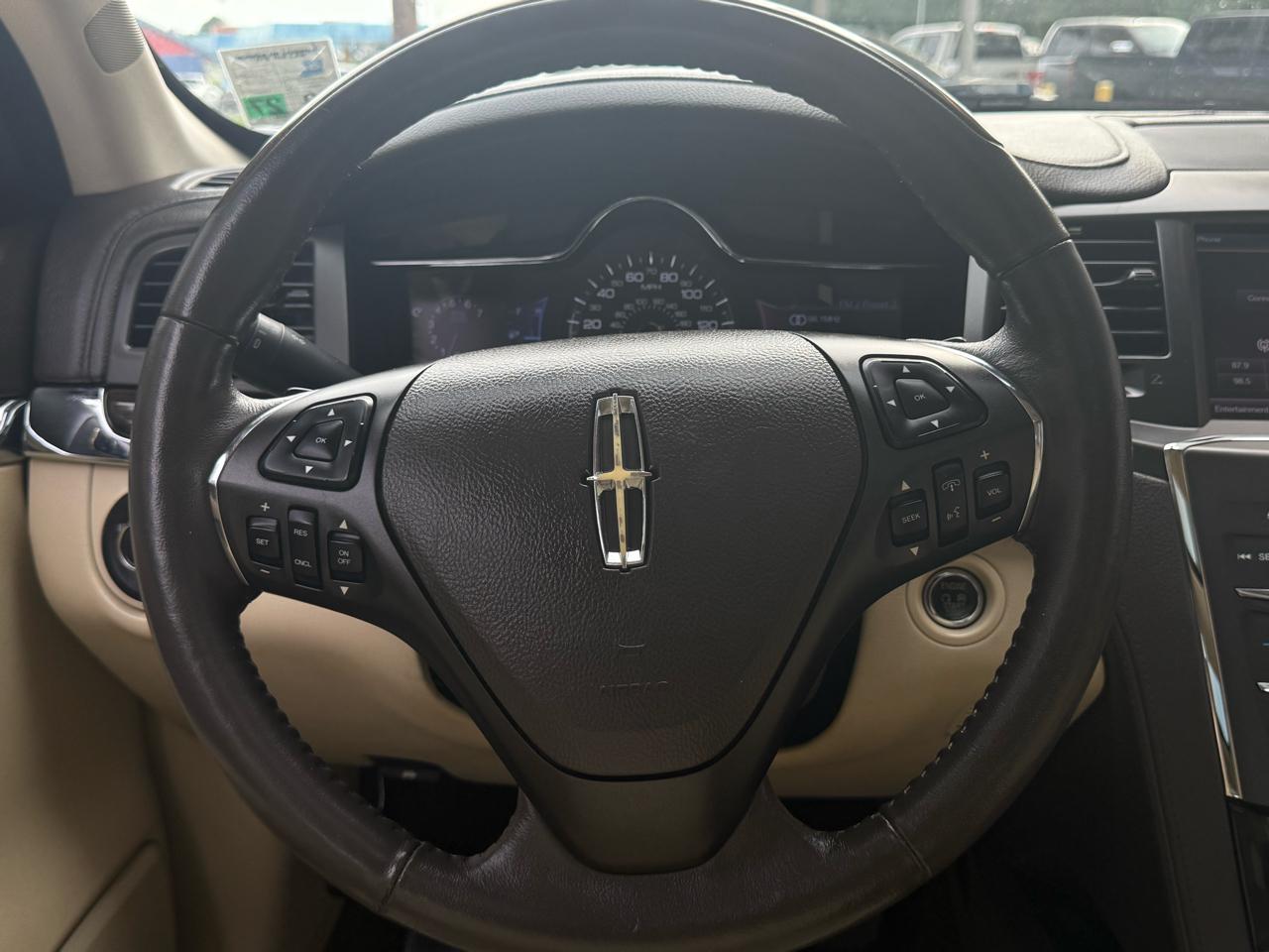 Lincoln MKS 4dr Sdn 3.7L FWD 2013