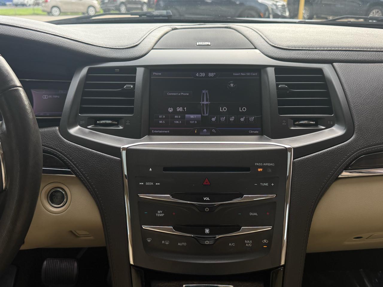 Lincoln MKS 4dr Sdn 3.7L FWD 2013