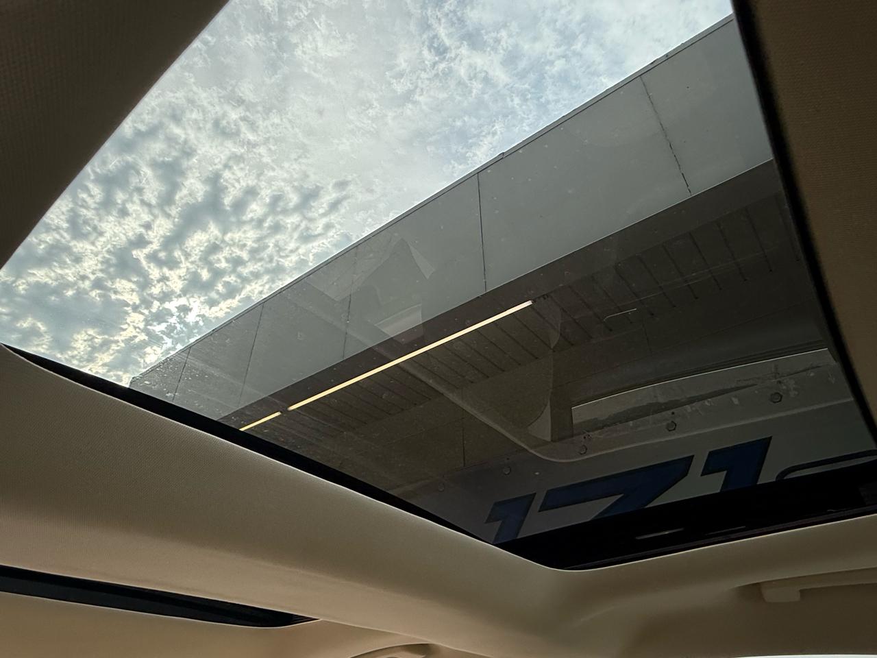Lincoln MKS 4dr Sdn 3.7L FWD 2013