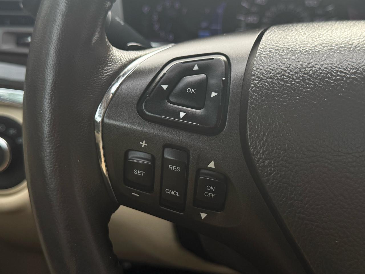 Lincoln MKS 4dr Sdn 3.7L FWD 2013