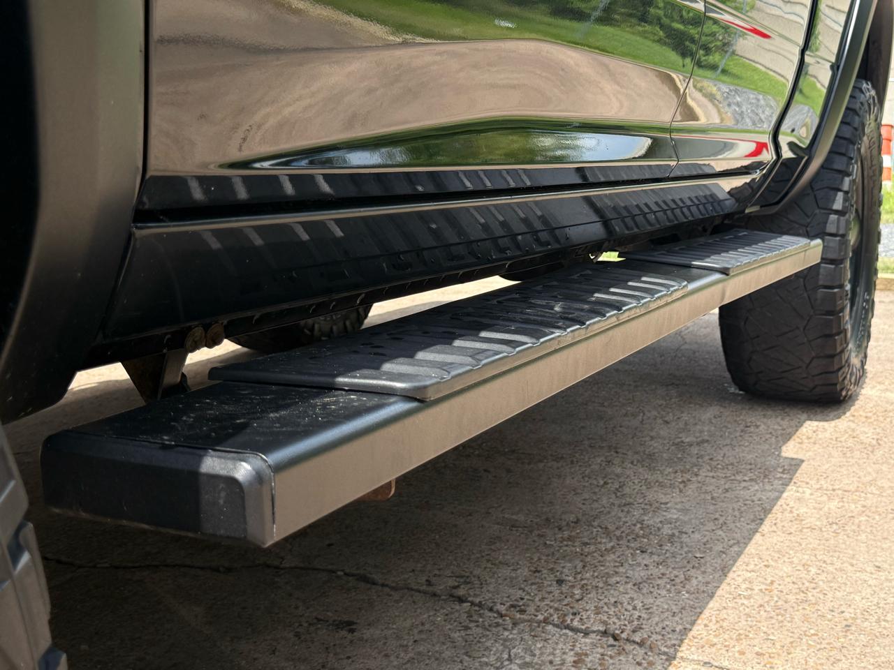 RAM 1500 Classic Warlock 4x4 Quad Cab 6'4" Box 2020