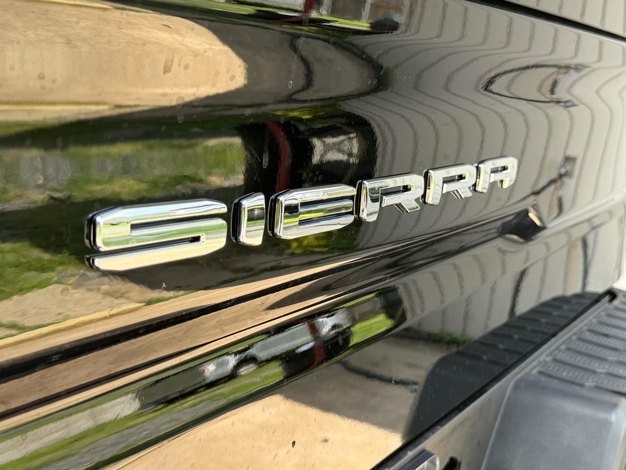 GMC Sierra 1500 Limited 4WD Crew Cab 157" AT4 2022