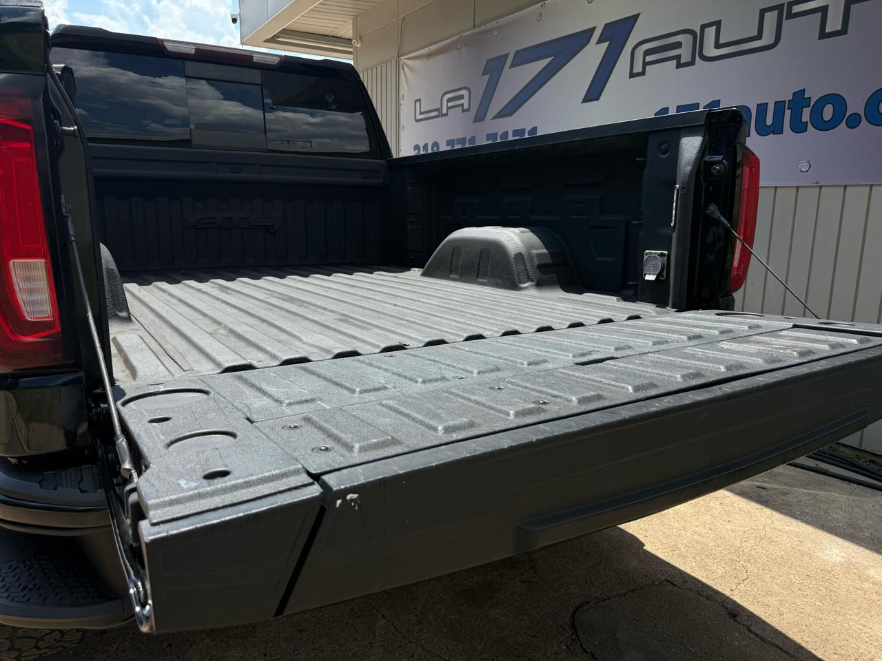 GMC Sierra 1500 Limited 4WD Crew Cab 157" AT4 2022