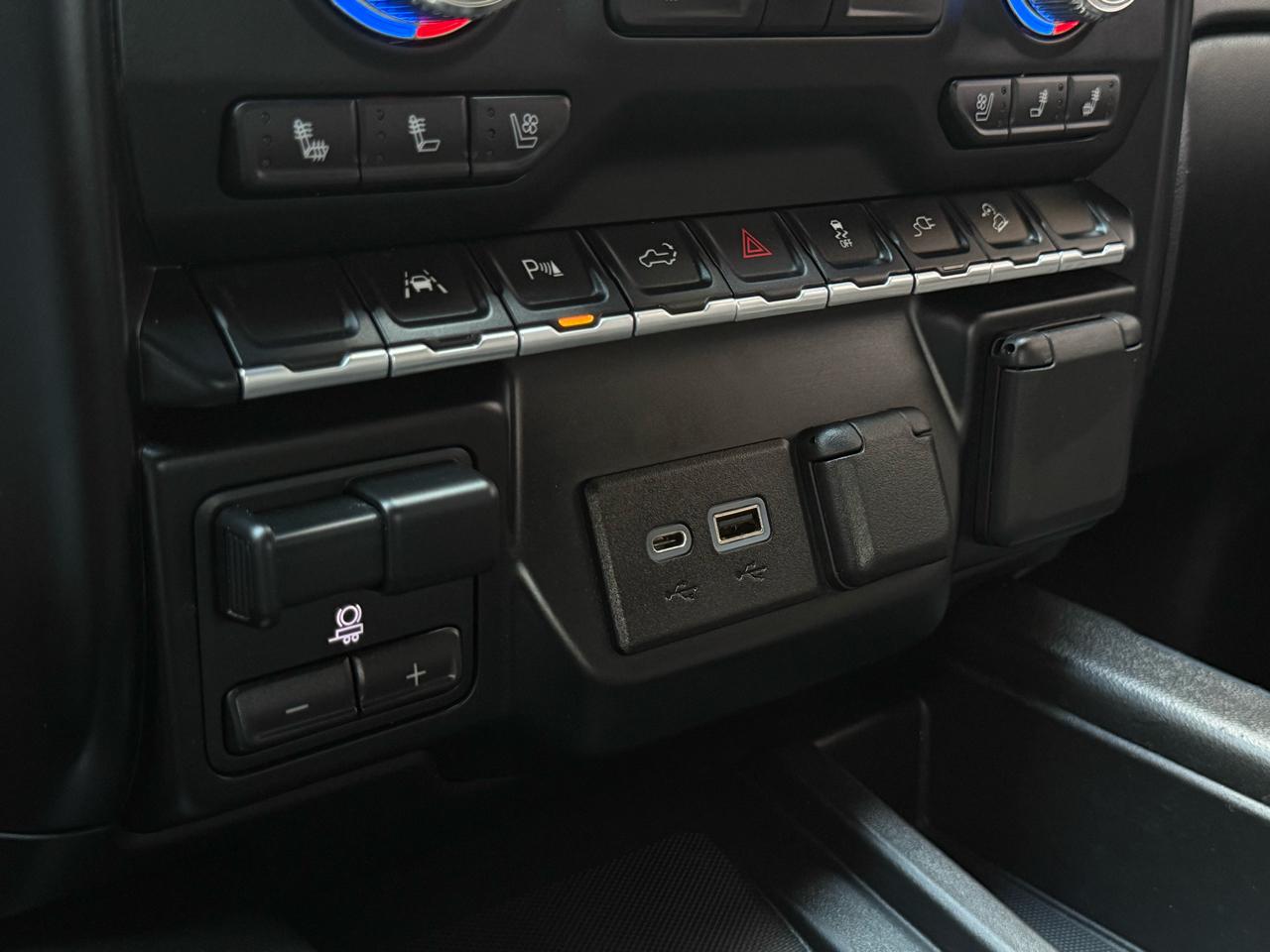 GMC Sierra 1500 Limited 4WD Crew Cab 157" AT4 2022