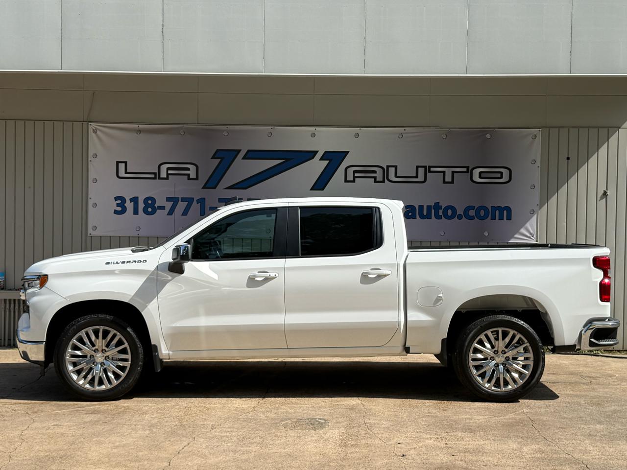 Chevrolet Silverado 1500 2WD Crew Cab 147" LT 2023