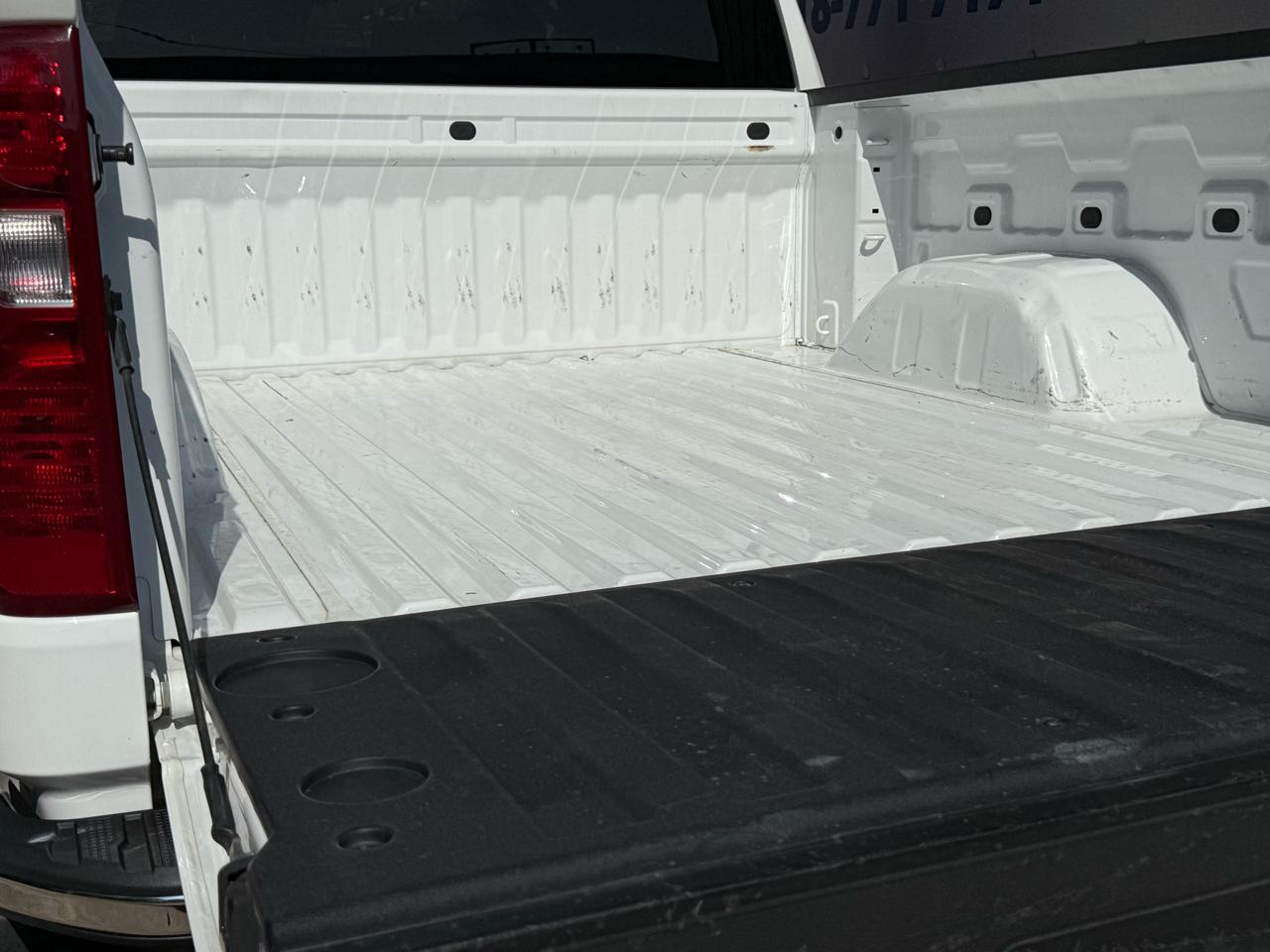 Chevrolet Silverado 1500 2WD Crew Cab 147" LT 2023