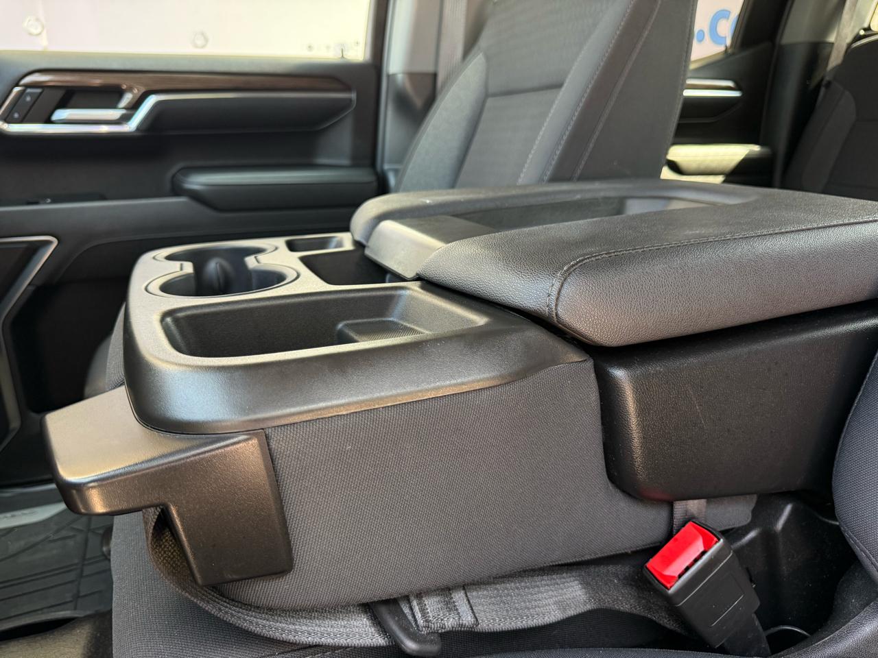 Chevrolet Silverado 1500 2WD Crew Cab 147" LT 2023