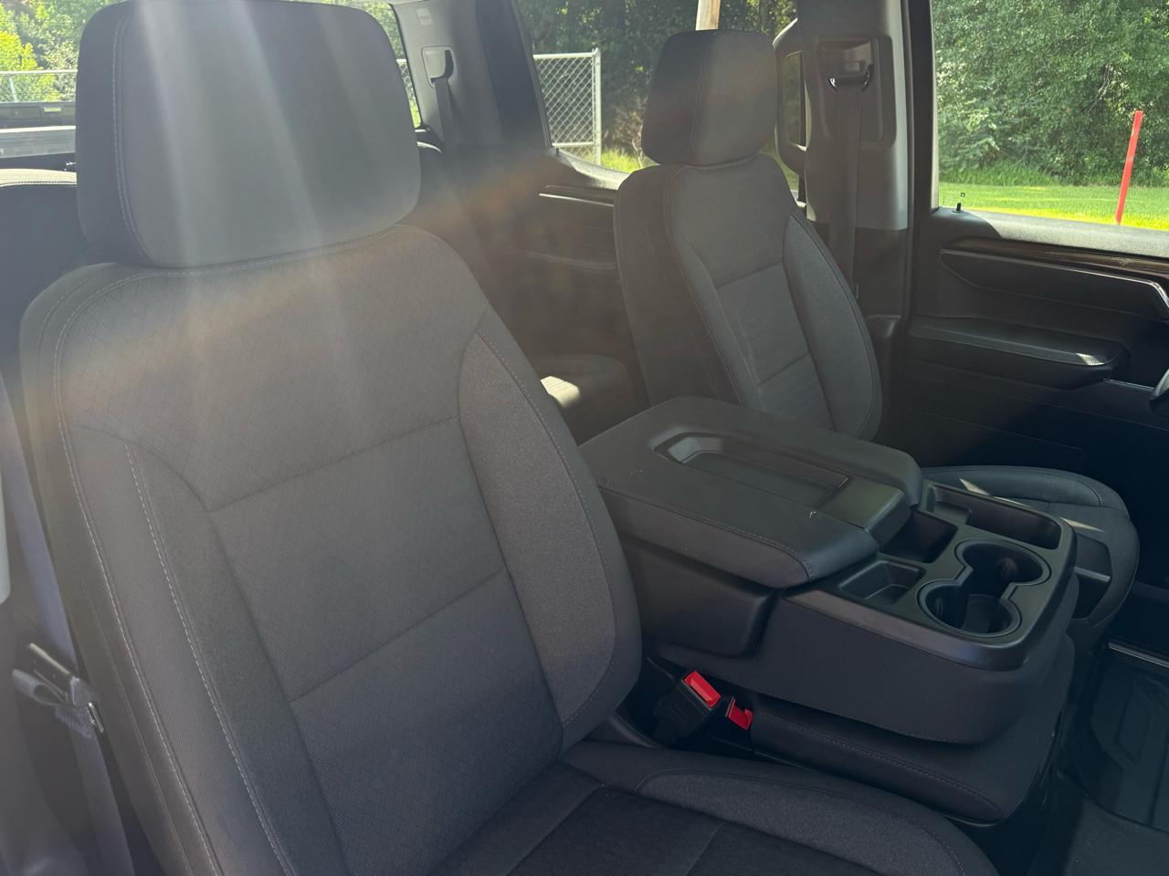 Chevrolet Silverado 1500 2WD Crew Cab 147" LT 2023