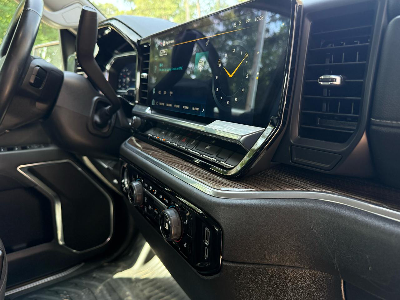 Chevrolet Silverado 1500 2WD Crew Cab 147" LT 2023