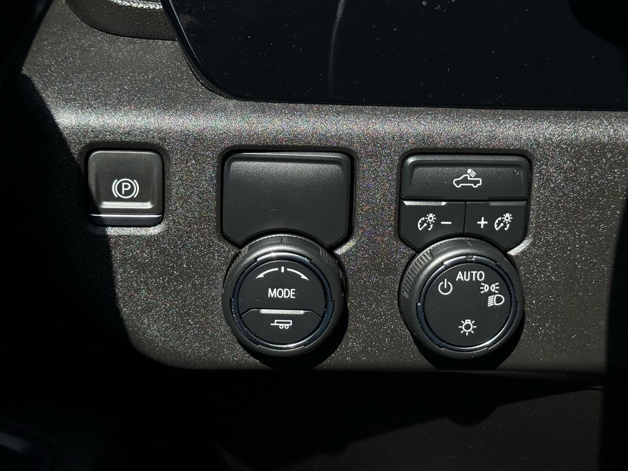 Chevrolet Silverado 1500 2WD Crew Cab 147" LT 2023