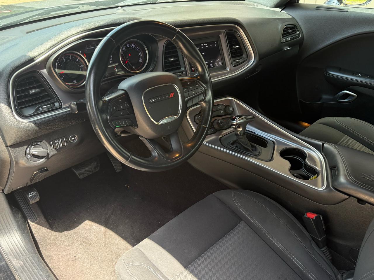 Dodge Challenger SXT RWD 2019