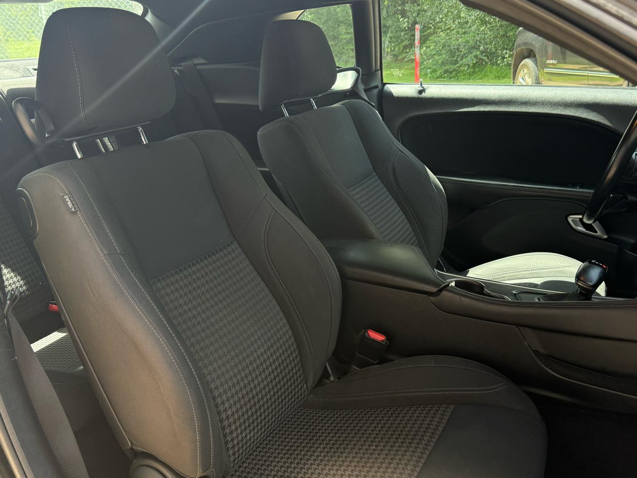 Dodge Challenger SXT RWD 2019