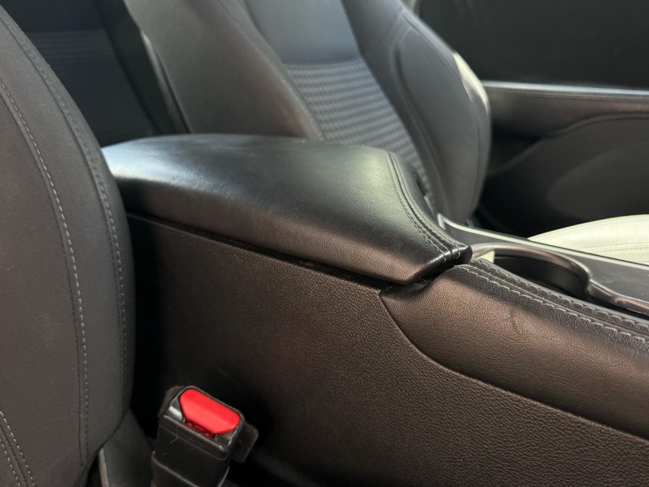Dodge Challenger SXT RWD 2019