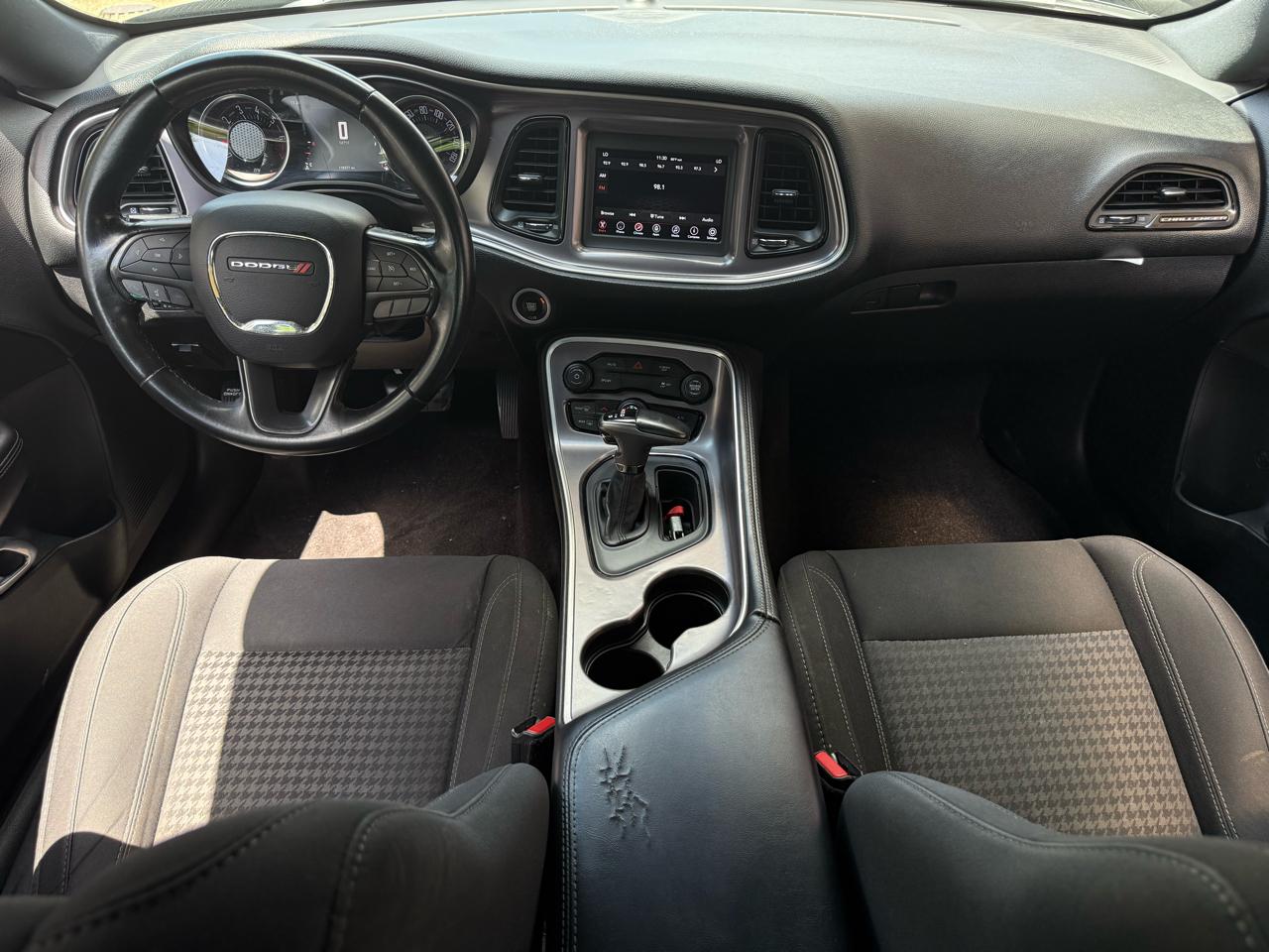 Dodge Challenger SXT RWD 2019