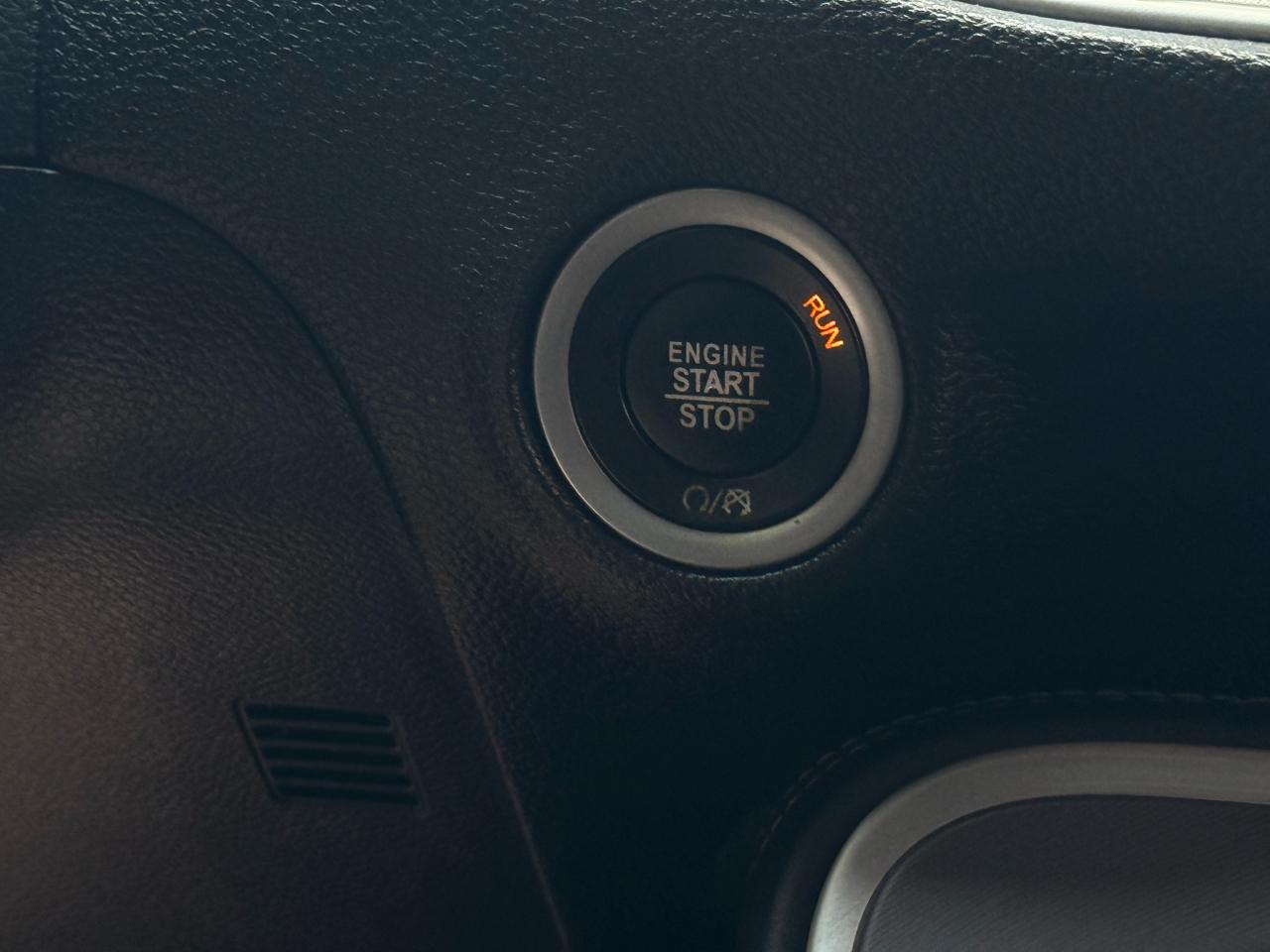 Dodge Challenger SXT RWD 2019