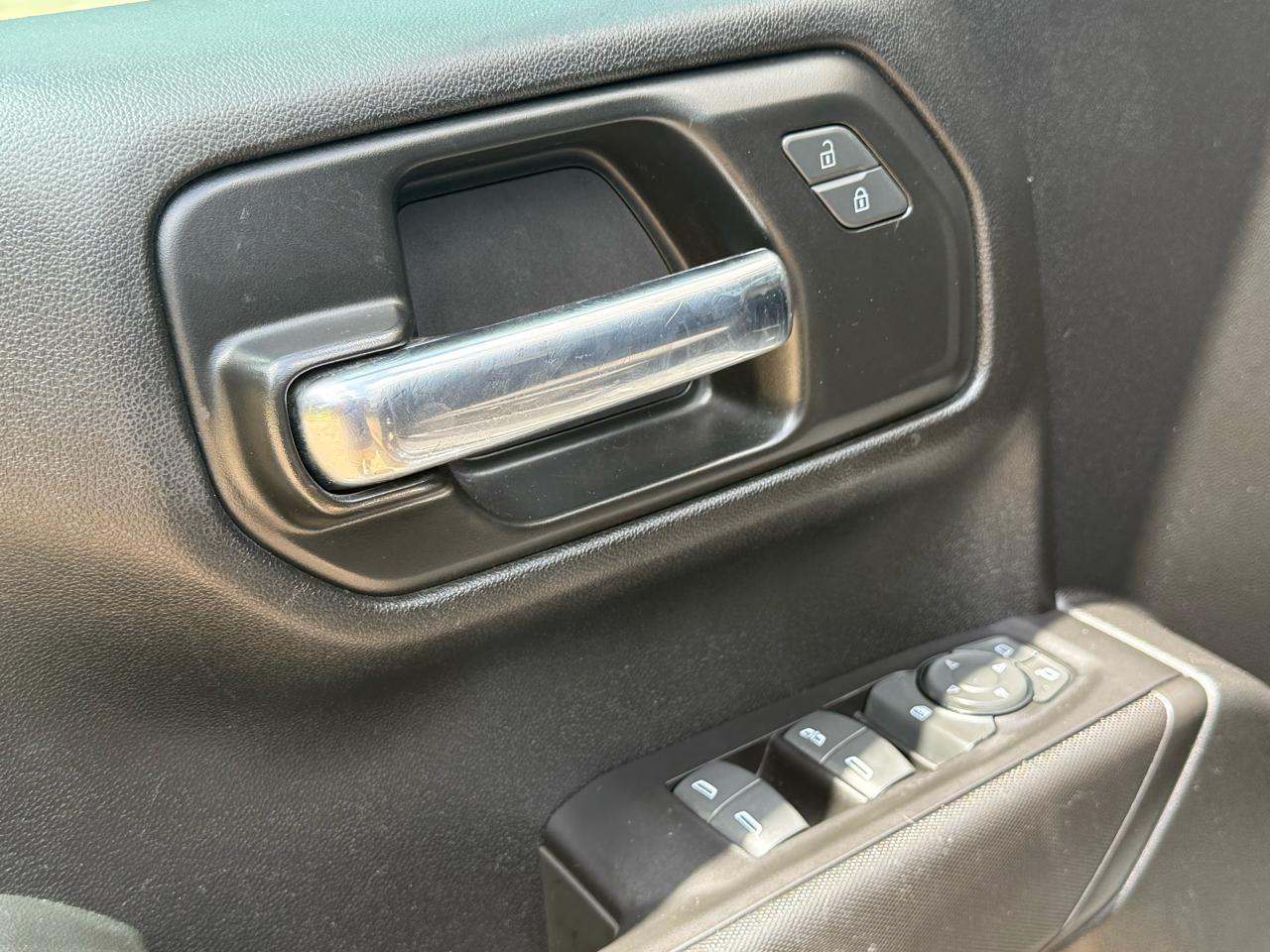 Chevrolet Silverado 1500 2WD Crew Cab 147" Custom 2022