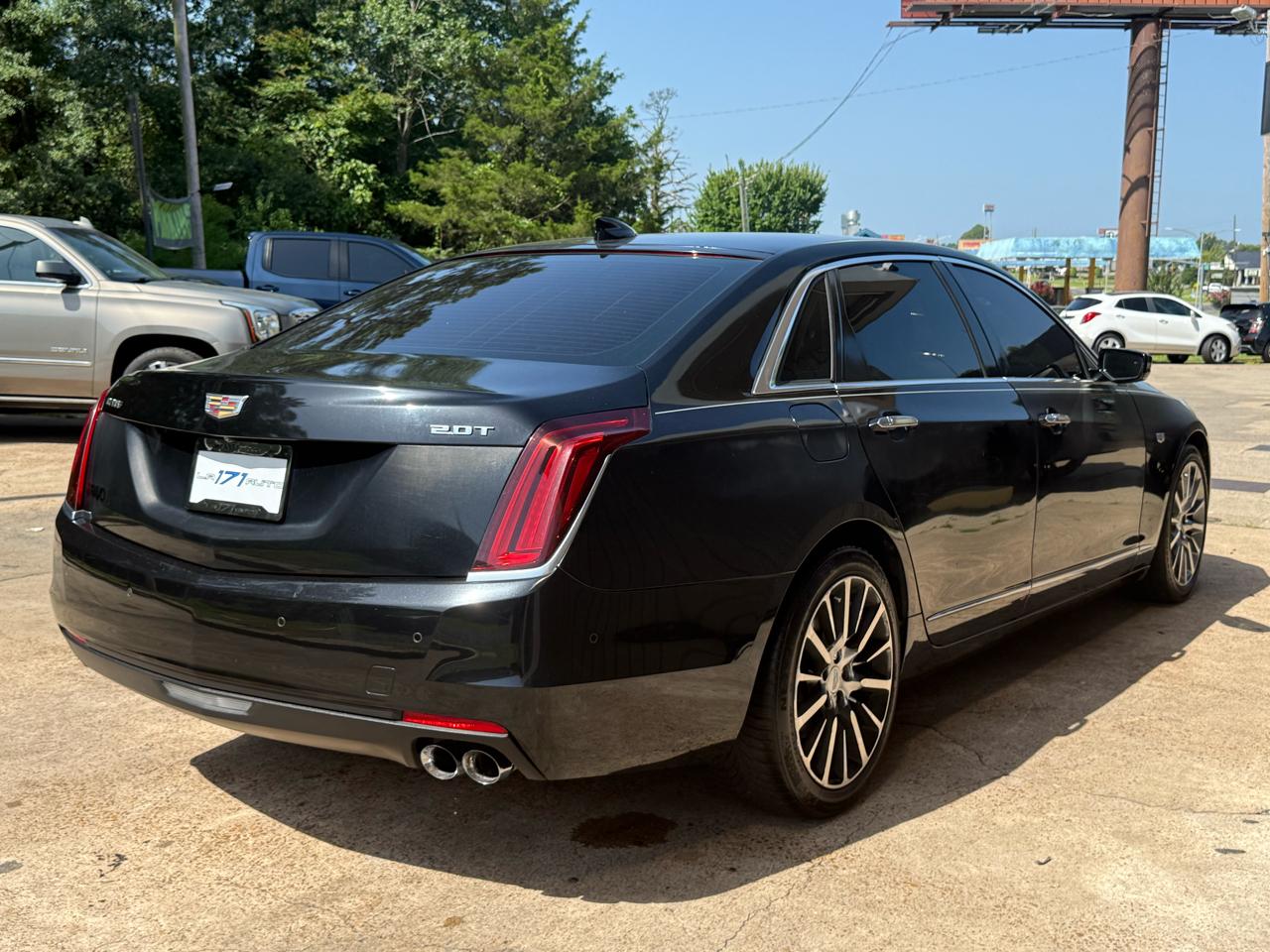 Cadillac CT6 4dr Sdn 2.0L Turbo Luxury RWD 2017