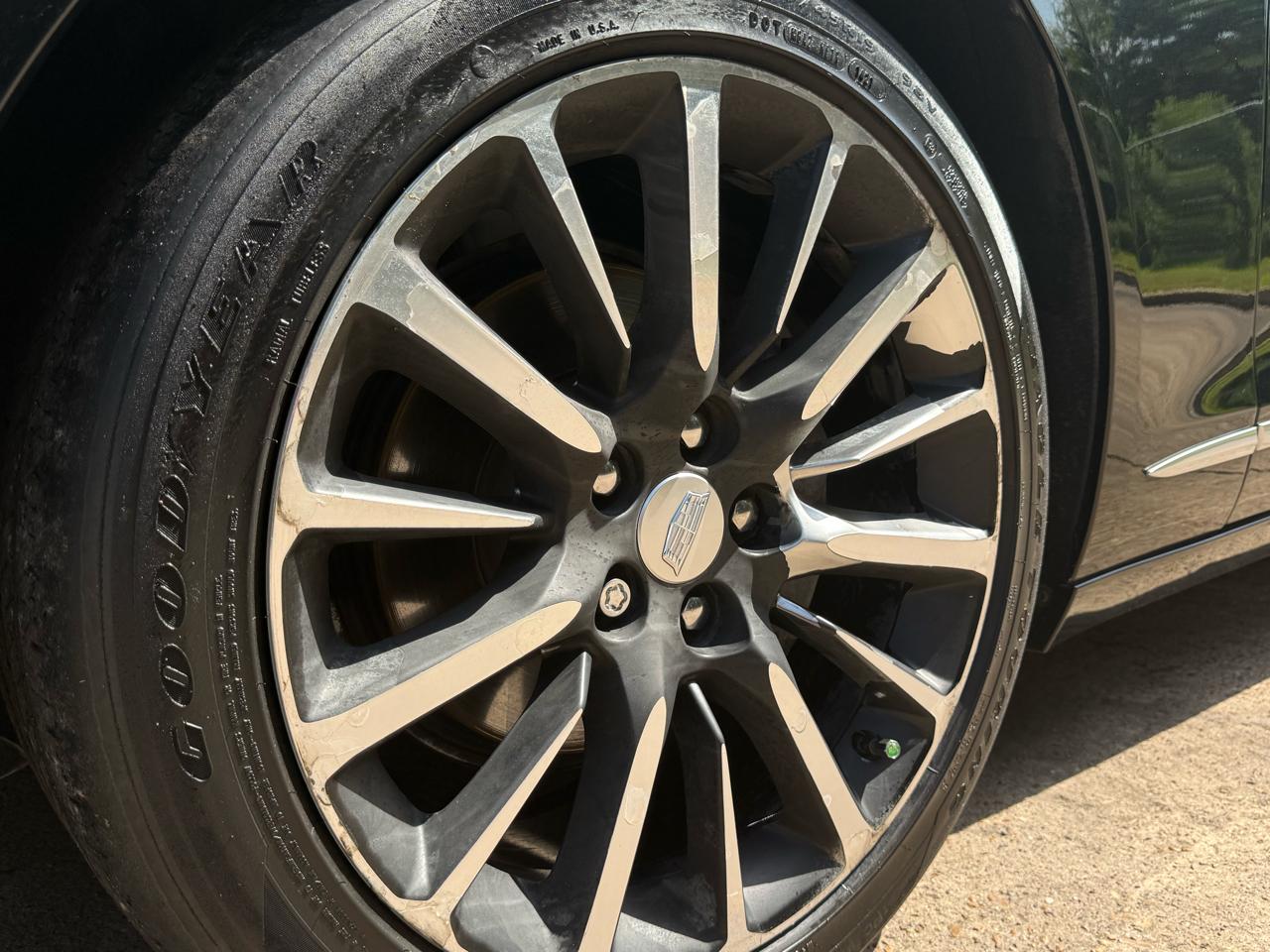 Cadillac CT6 4dr Sdn 2.0L Turbo Luxury RWD 2017