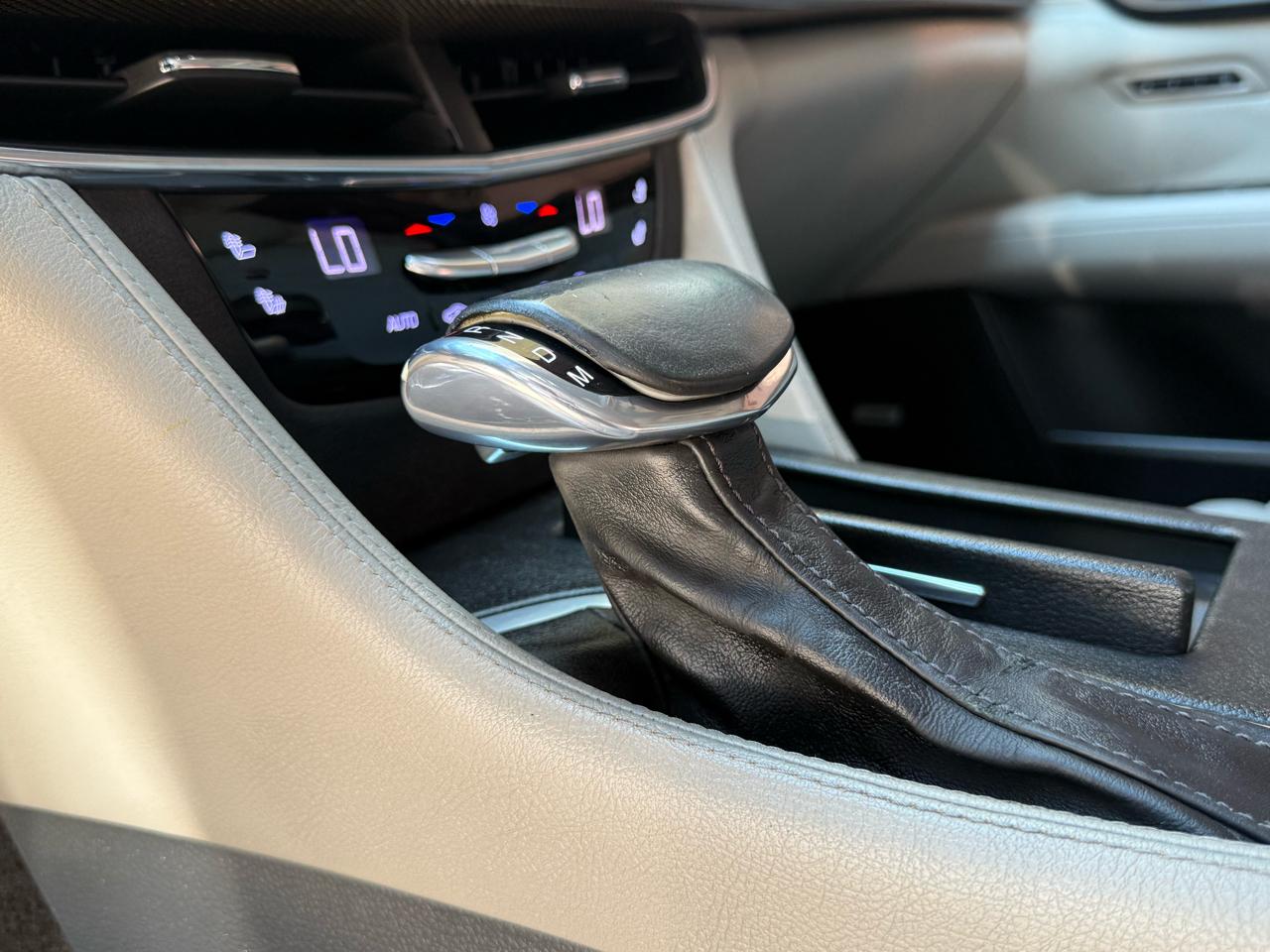 Cadillac CT6 4dr Sdn 2.0L Turbo Luxury RWD 2017