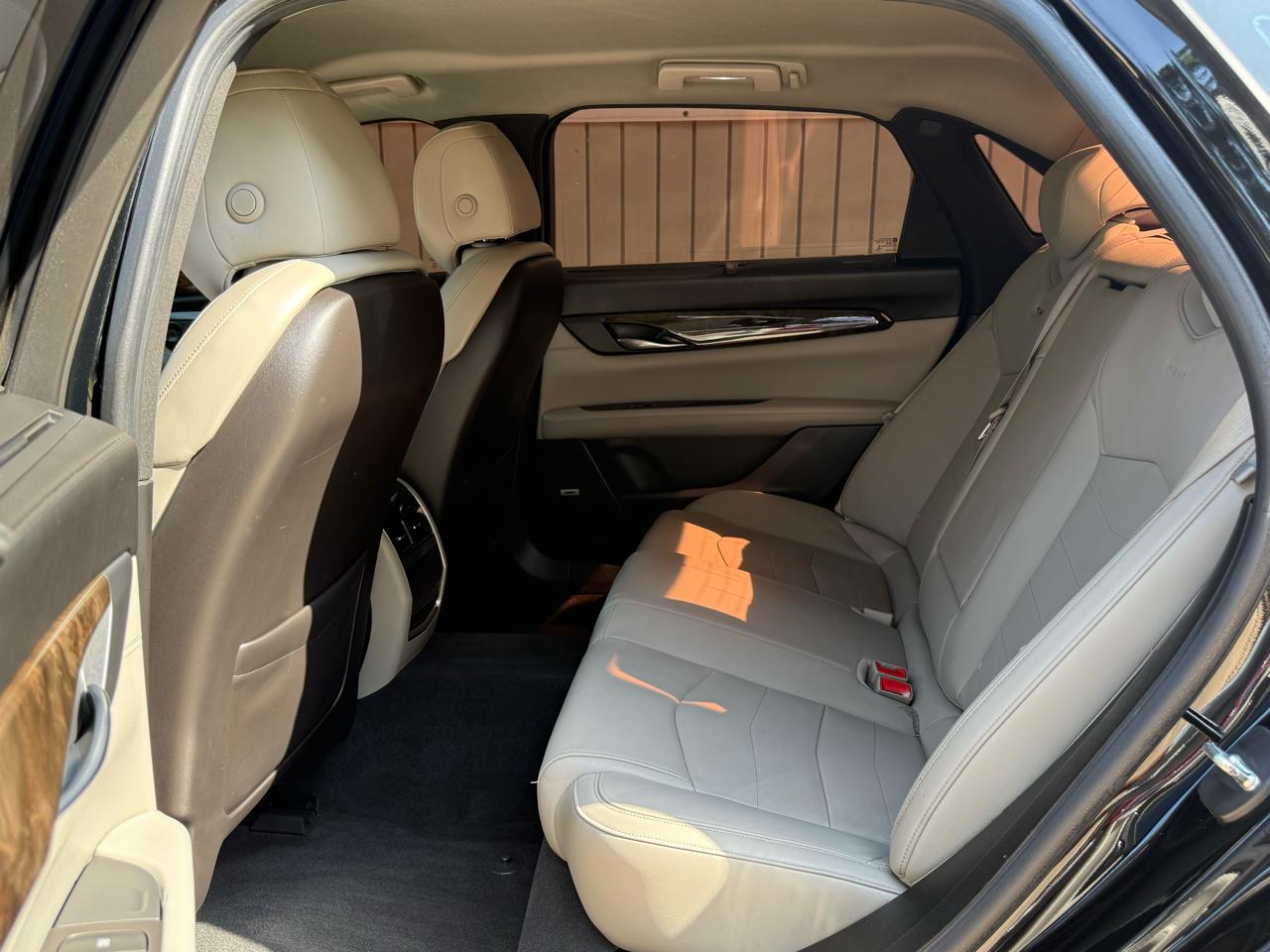 Cadillac CT6 4dr Sdn 2.0L Turbo Luxury RWD 2017