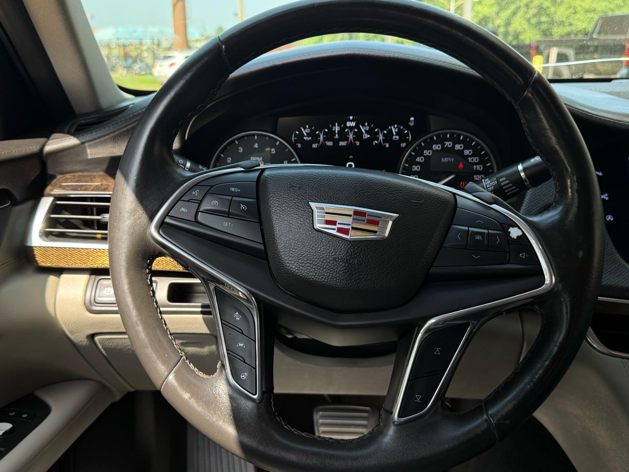 Cadillac CT6 4dr Sdn 2.0L Turbo Luxury RWD 2017