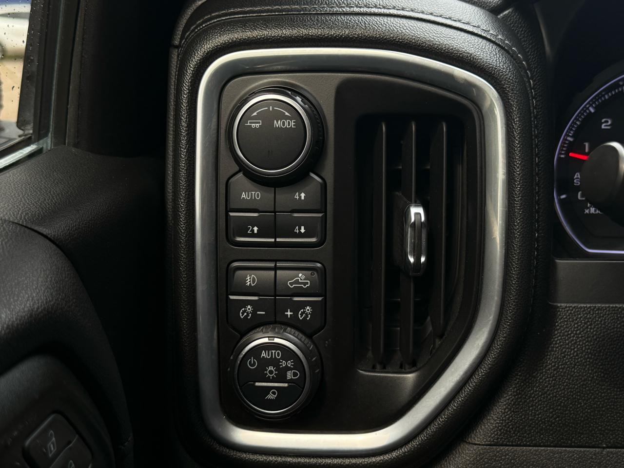Chevrolet Silverado 1500 4WD Crew Cab 147" LT Trail Boss 2021