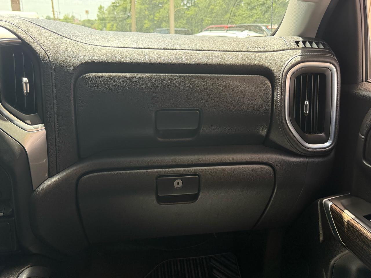 Chevrolet Silverado 1500 4WD Crew Cab 147" RST 2021