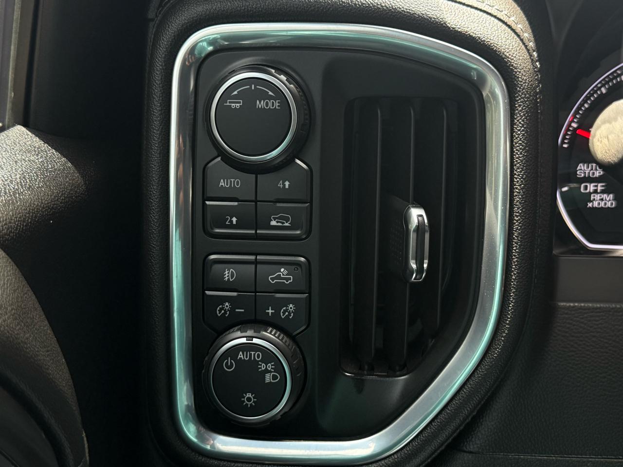 Chevrolet Silverado 1500 4WD Crew Cab 147" RST 2021
