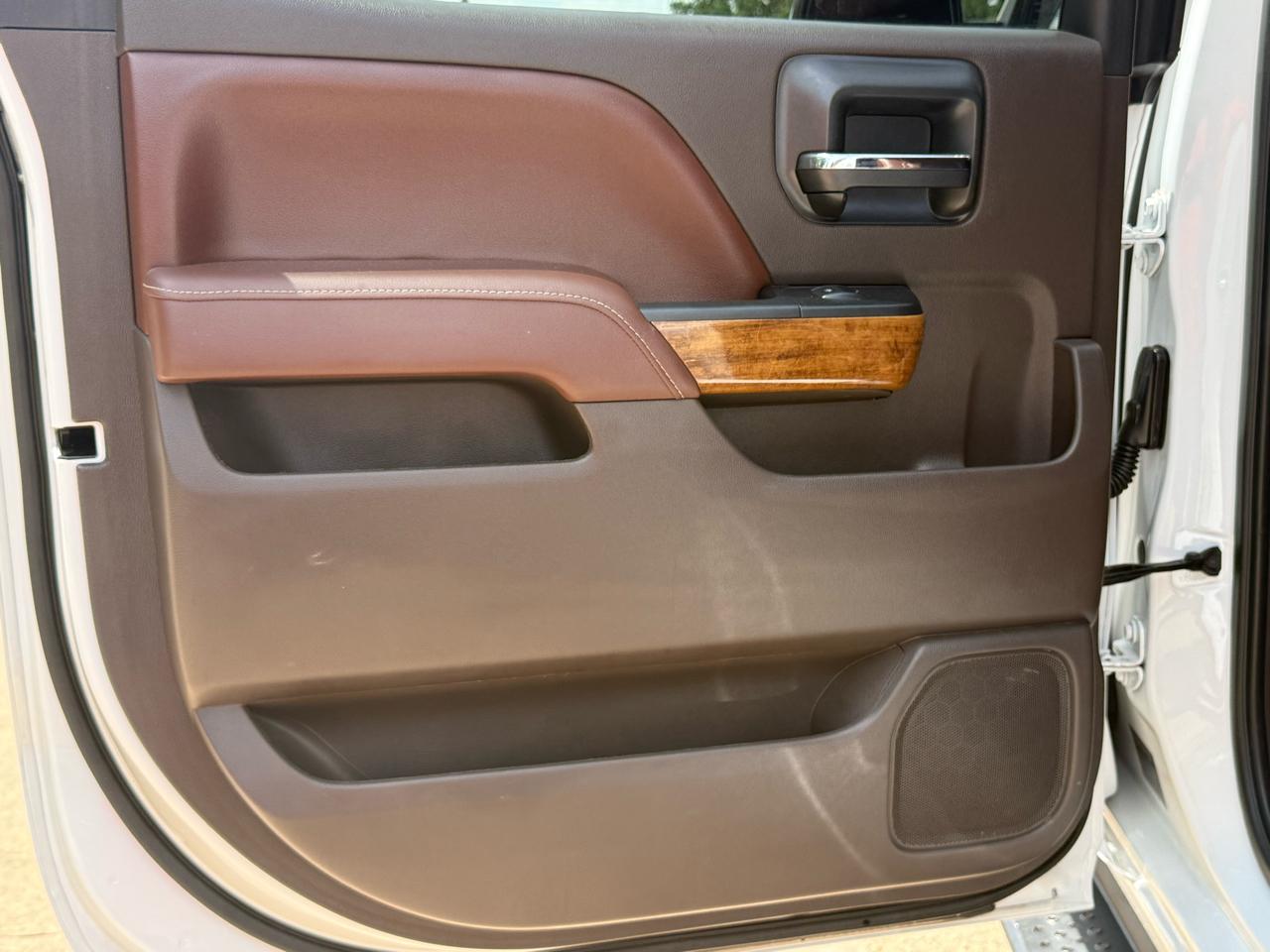 Chevrolet Silverado 1500 2WD Crew Cab 143.5" High Country 2017