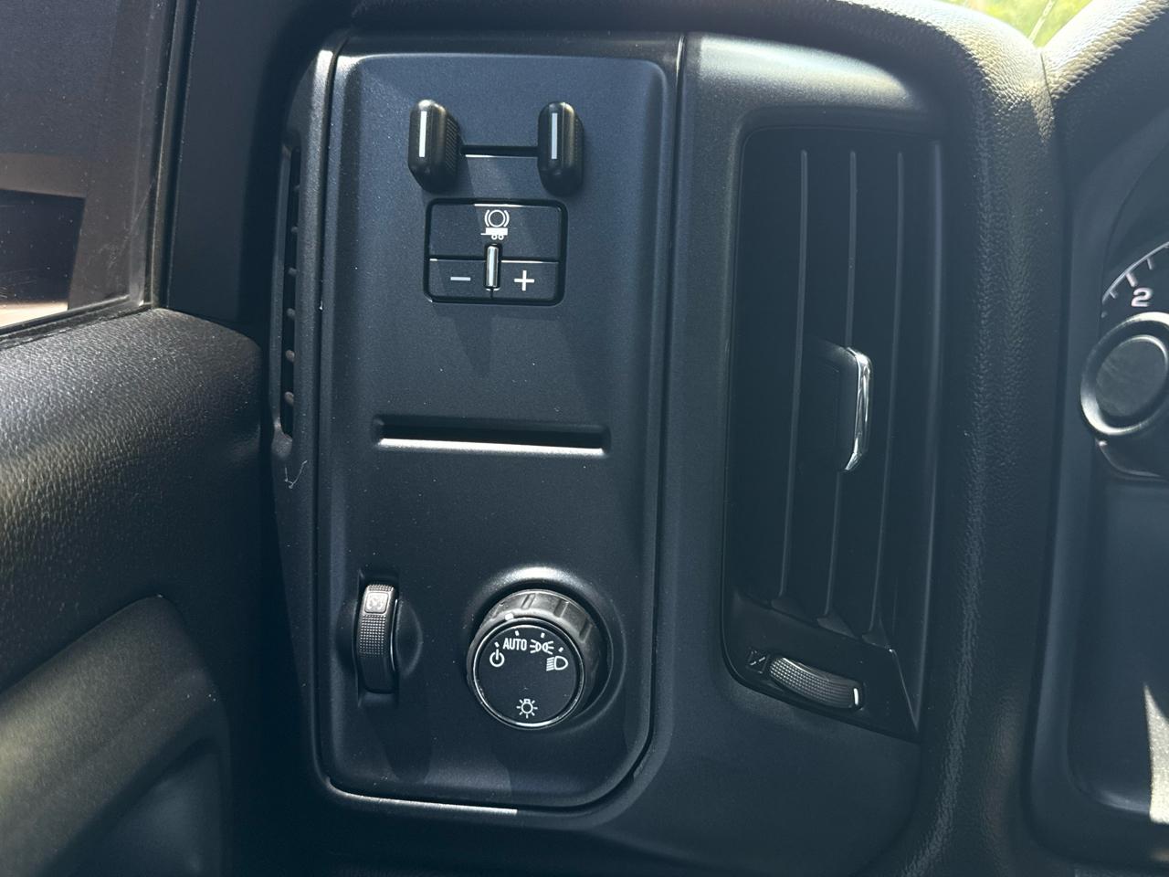 Chevrolet Silverado 1500 2WD Crew Cab 143.5" Custom 2018
