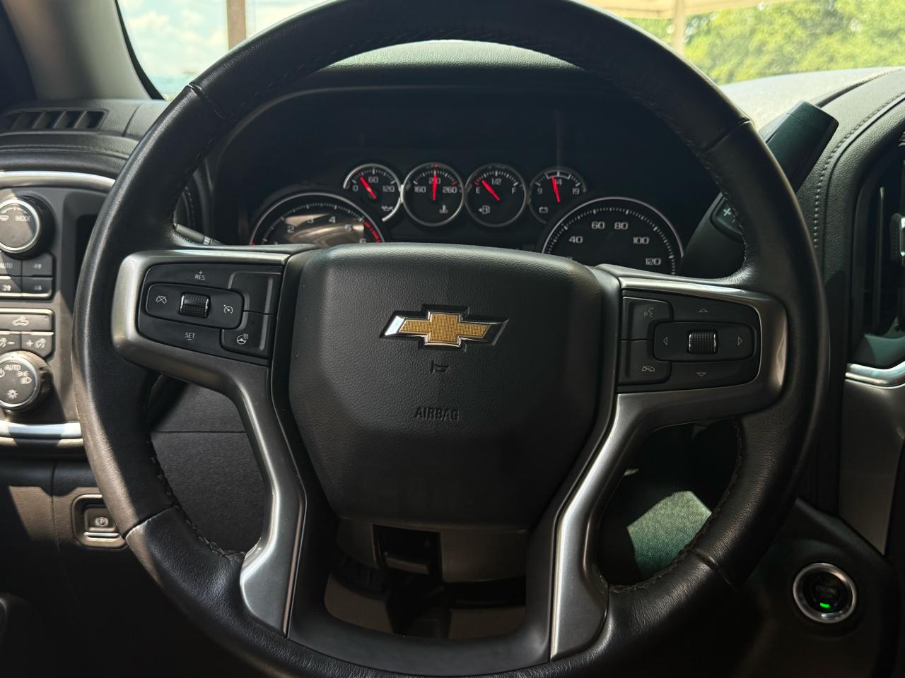 Chevrolet Silverado 1500 4WD Crew Cab 147" LT 2020