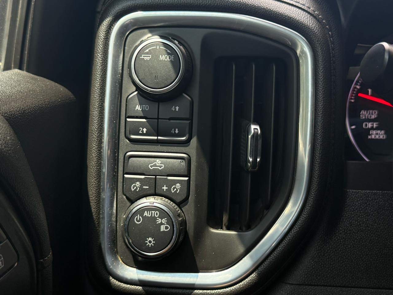 Chevrolet Silverado 1500 4WD Crew Cab 147" LT 2020