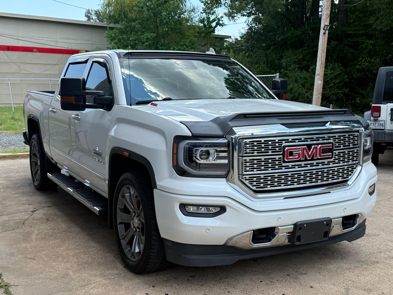 GMC Sierra 1500 4WD Crew Cab 143.5" Denali 2016