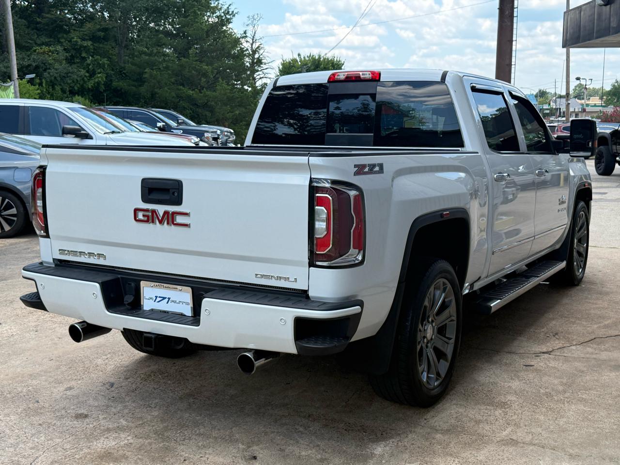 GMC Sierra 1500 4WD Crew Cab 143.5" Denali 2016