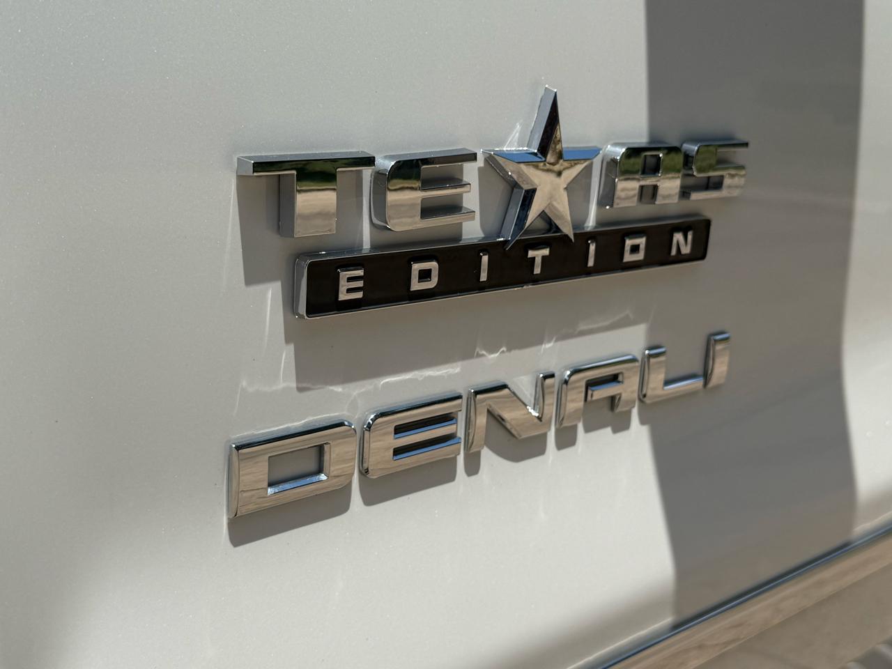 GMC Sierra 1500 4WD Crew Cab 143.5" Denali 2016