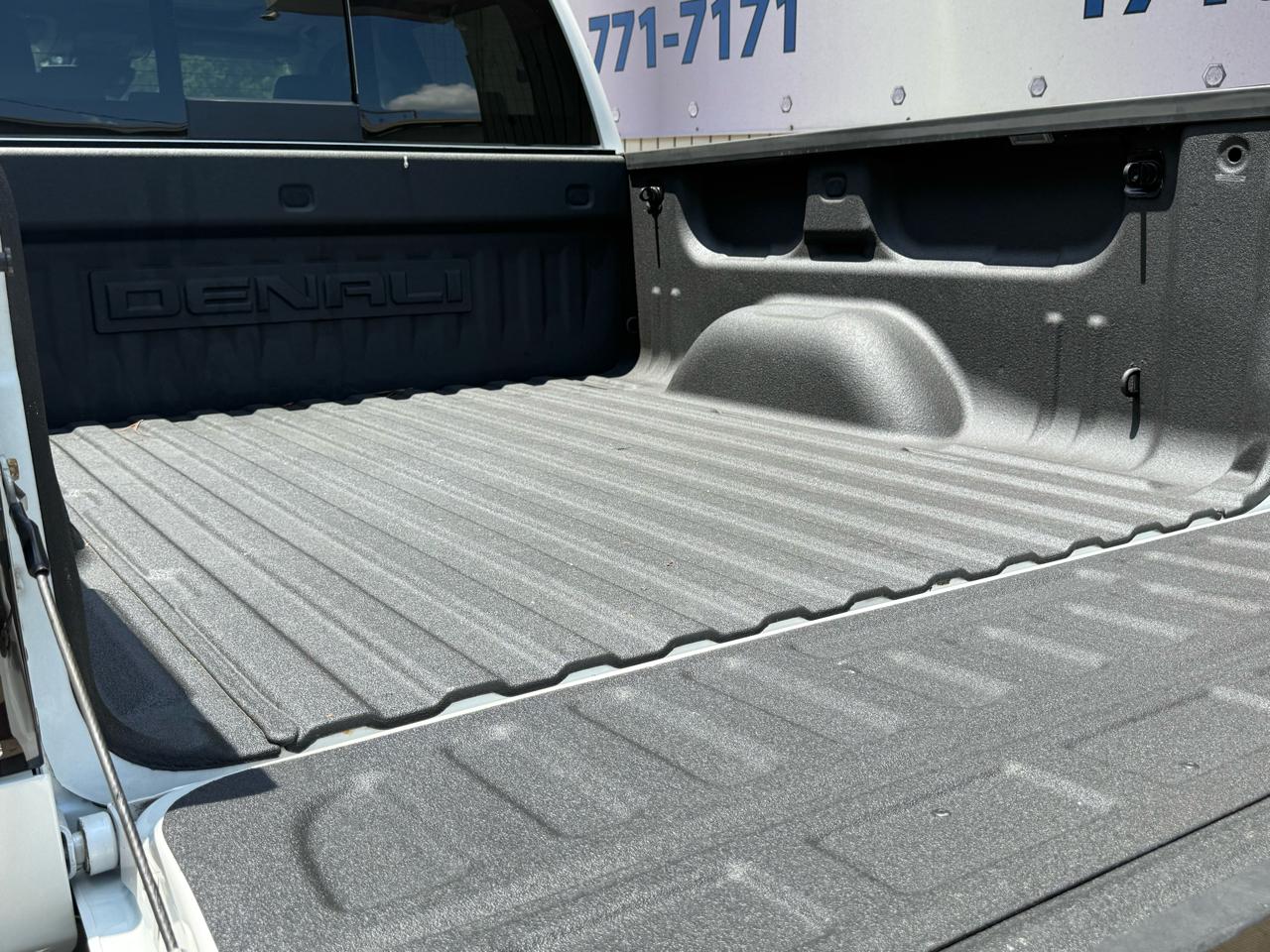 GMC Sierra 1500 4WD Crew Cab 143.5" Denali 2016
